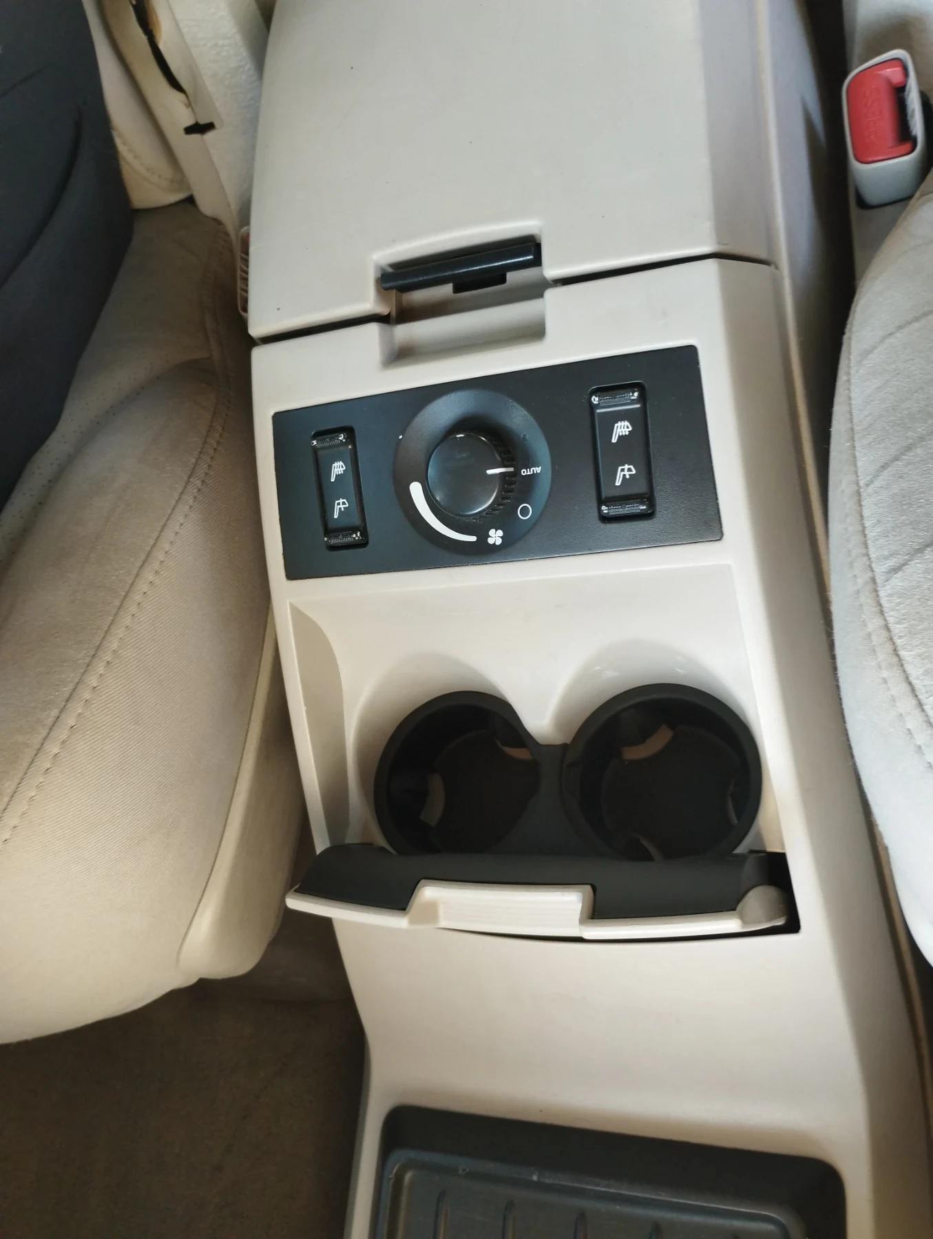 Chrysler Pacifica 4WD MPV  | Mobile.bg   11