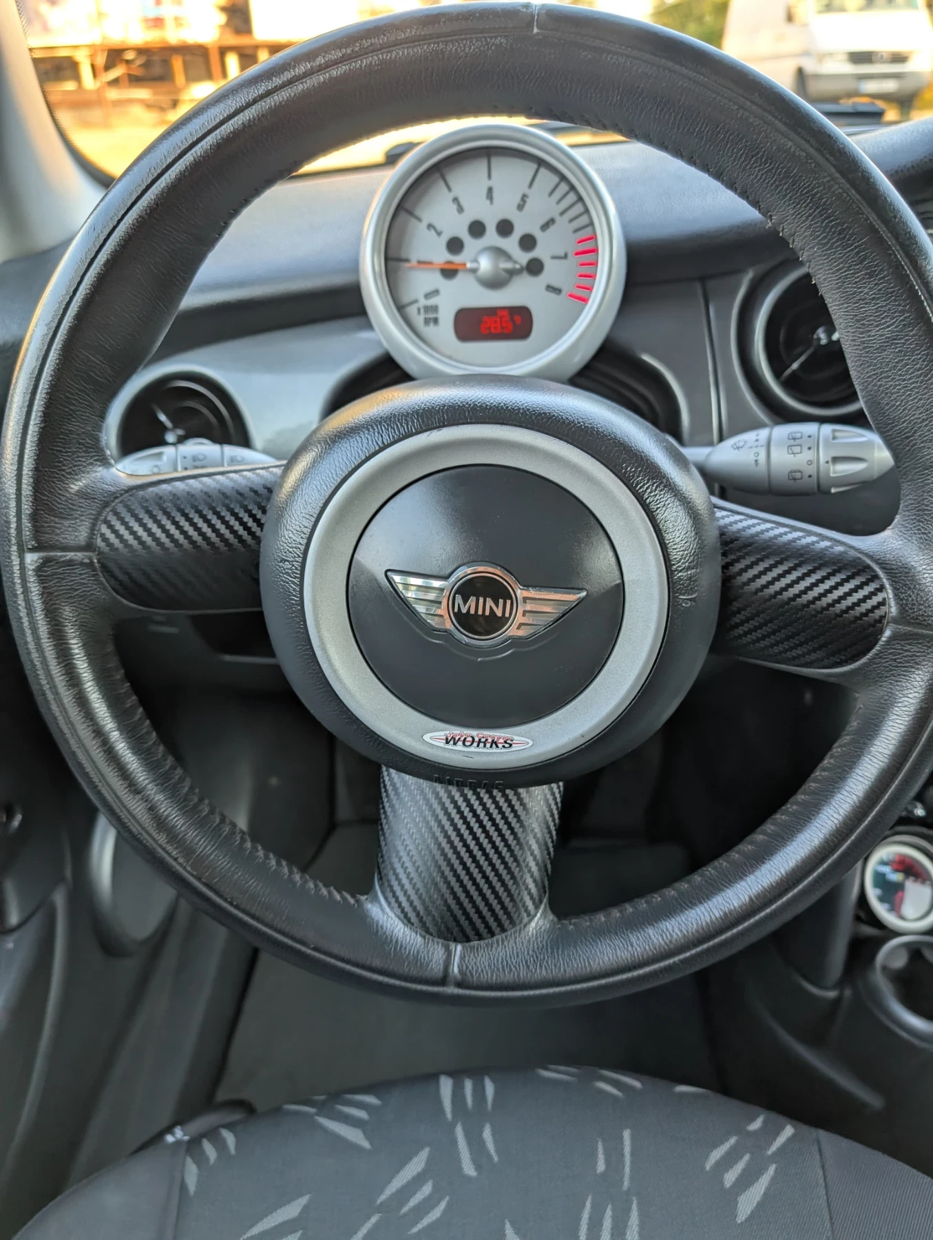 Mini Cooper 1.6i One R50 - изображение 8
