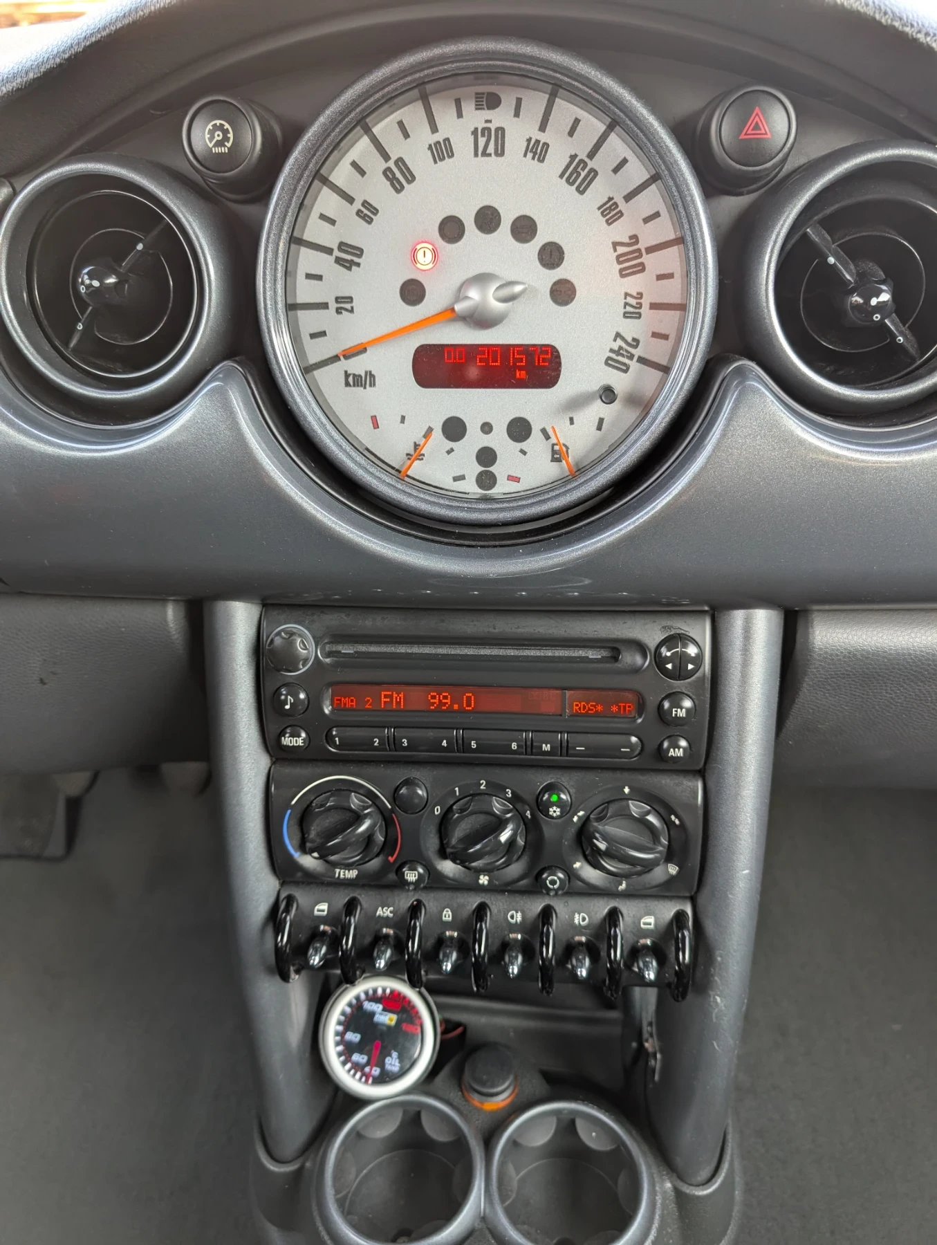 Mini Cooper 1.6i One R50 - изображение 9