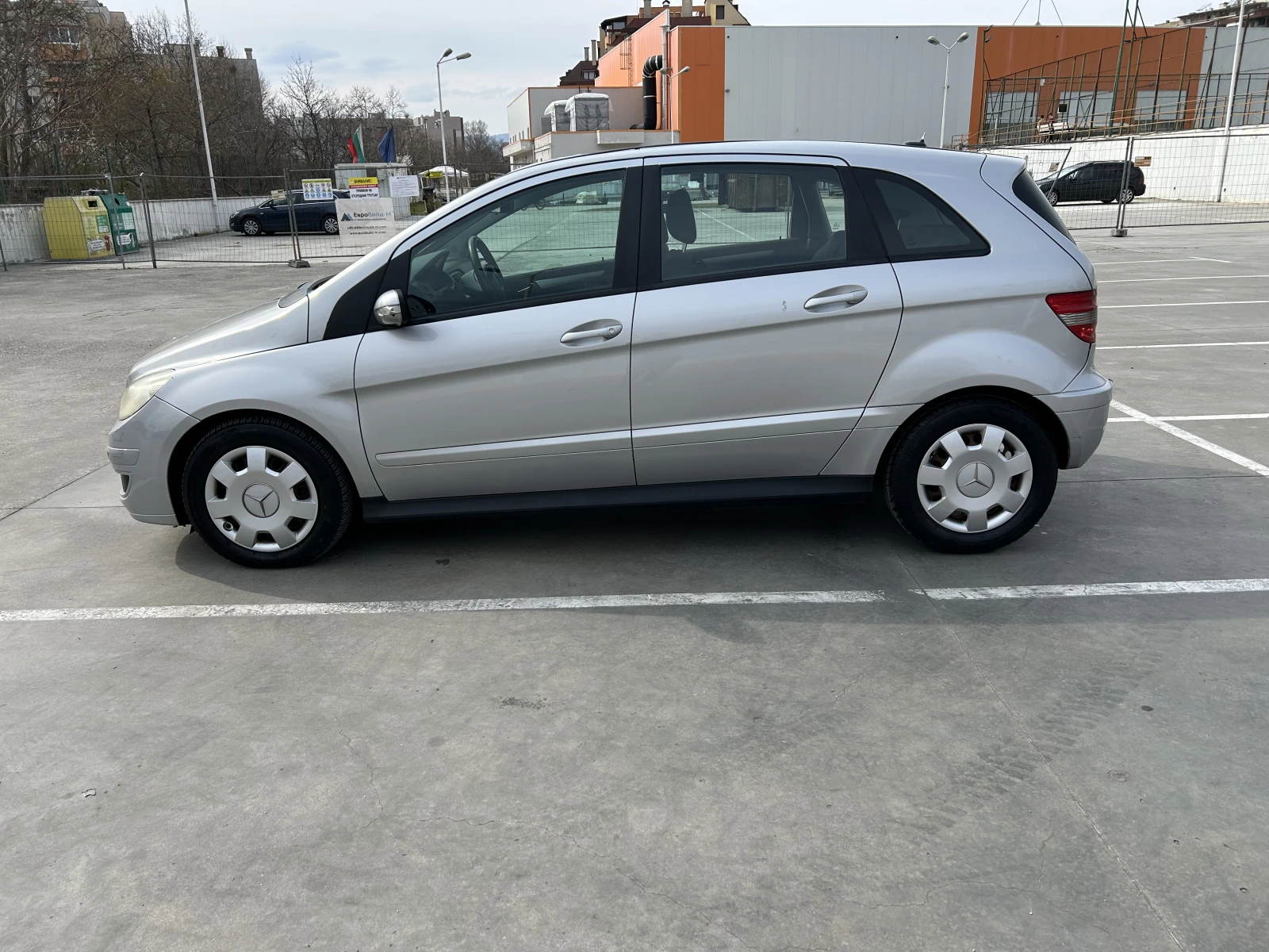 Mercedes-Benz B 180, снимка 6 - Автомобили и джипове - 53936141