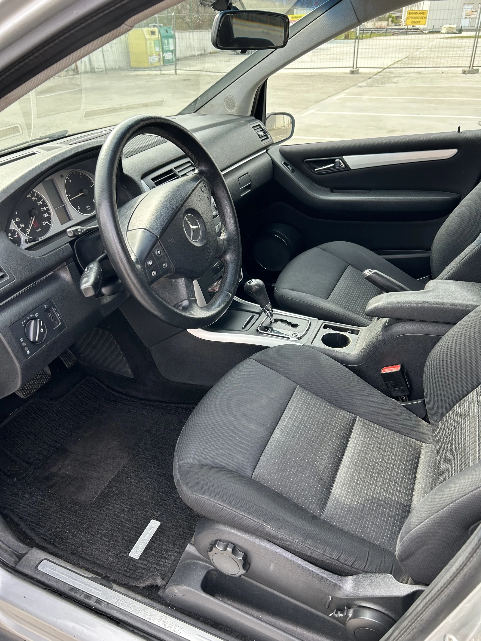 Mercedes-Benz B 180, снимка 10 - Автомобили и джипове - 53936141