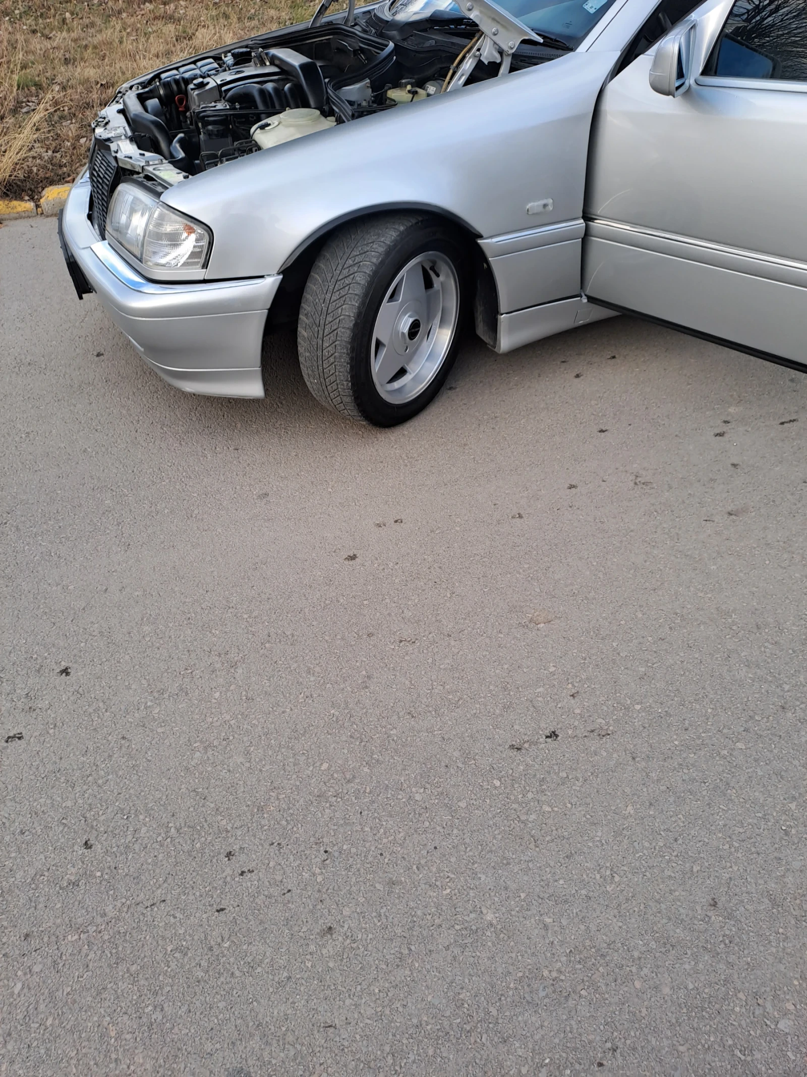 Mercedes-Benz C 250, снимка 5 - Автомобили и джипове - 53994678