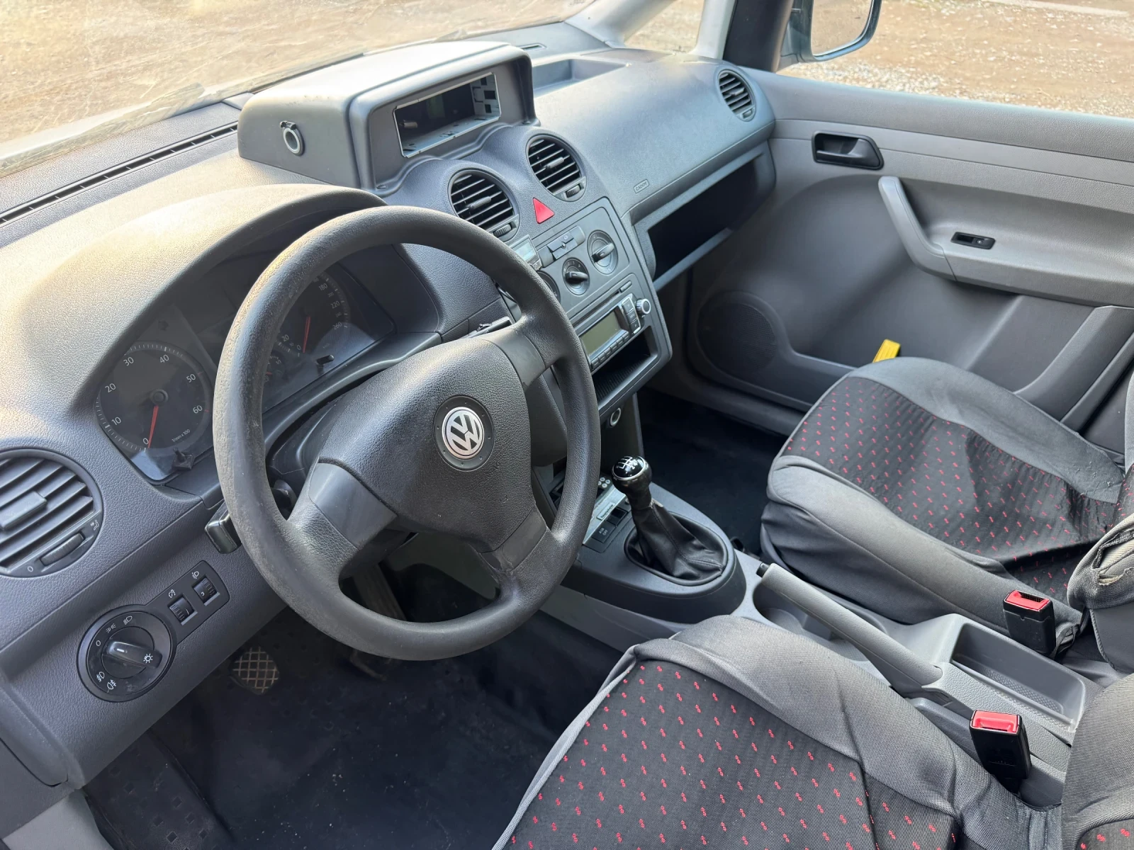 VW Caddy, снимка 13 - Автомобили и джипове - 54114546