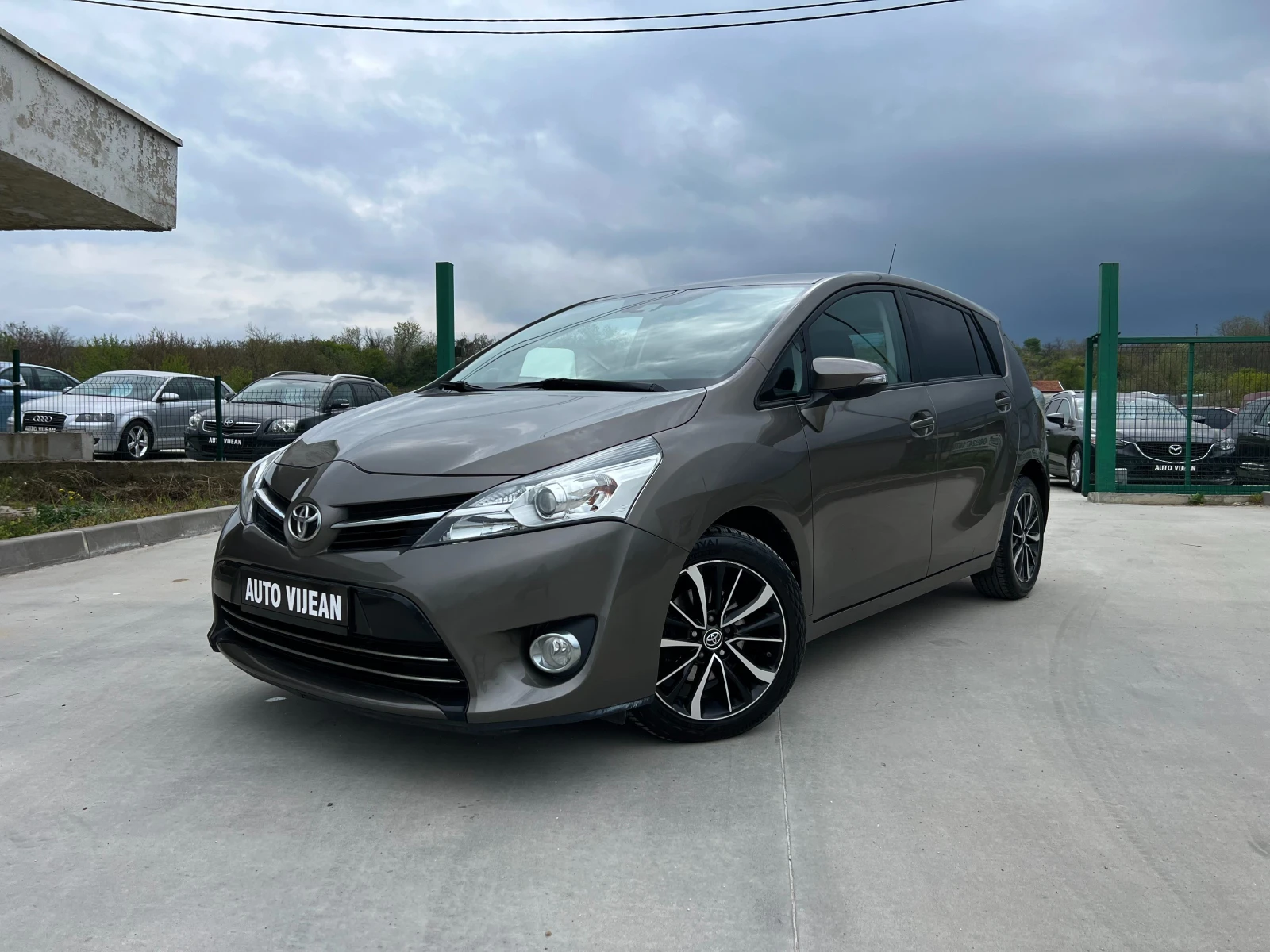 Toyota Verso 1.6d-50th ANNIVERSARY-Юбилейно издание!FULL ЕКСТРИ