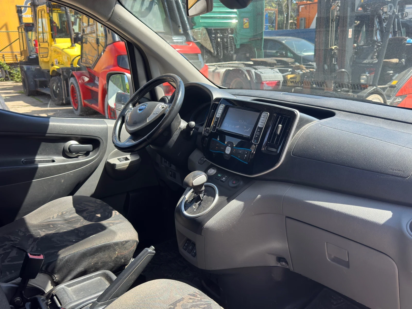 Nissan e-NV200 Evalia, снимка 14 - Автомобили и джипове - 54311393