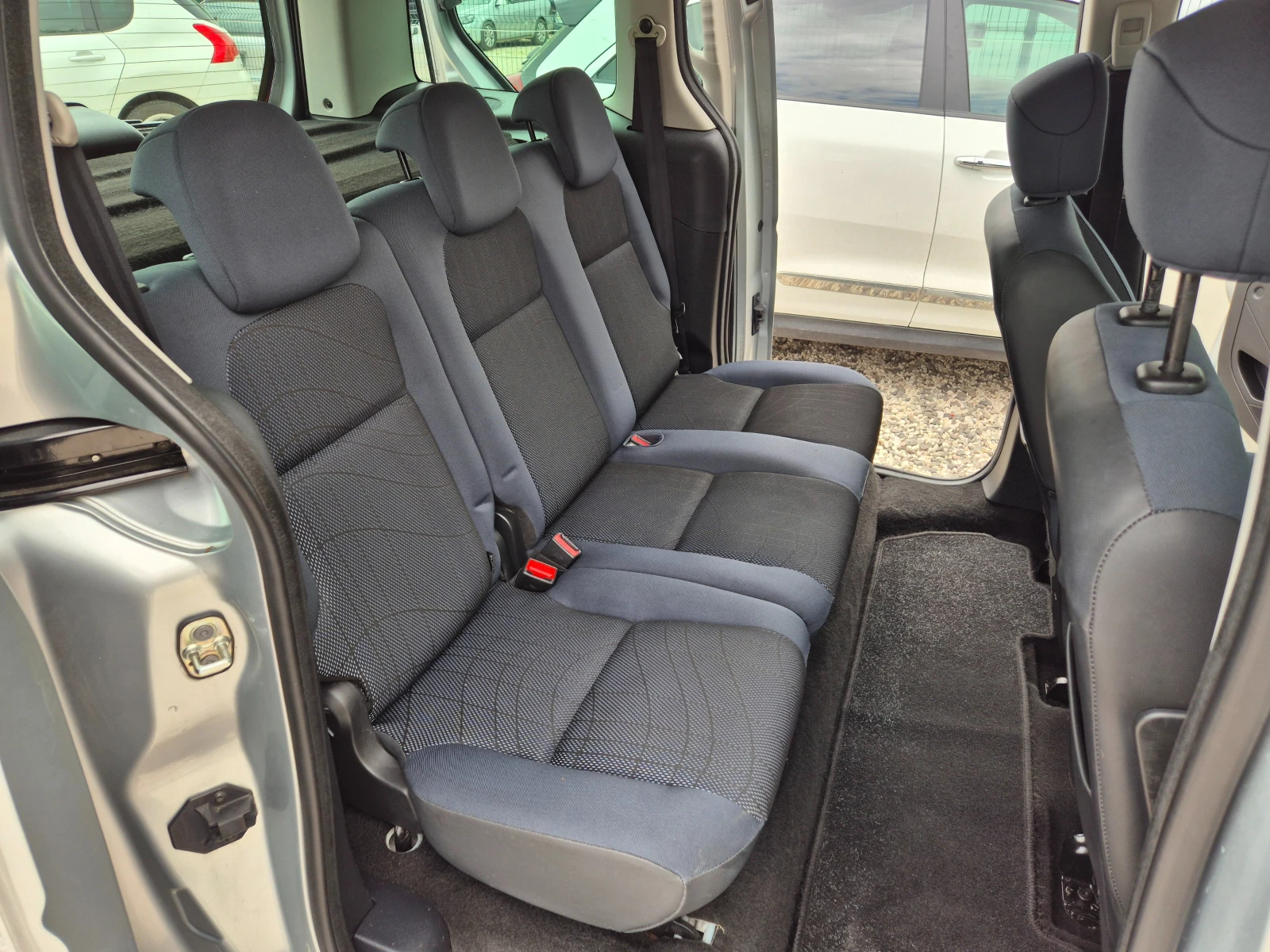 Peugeot Partner * 1.6-120x.км* КАТО НОВА* , снимка 14 - Автомобили и джипове - 54640269