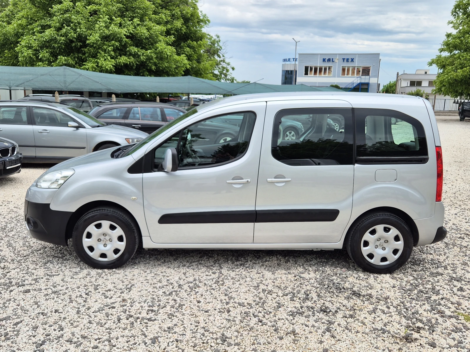 Peugeot Partner * 1.6-120x.км* КАТО НОВА* , снимка 6 - Автомобили и джипове - 54640269