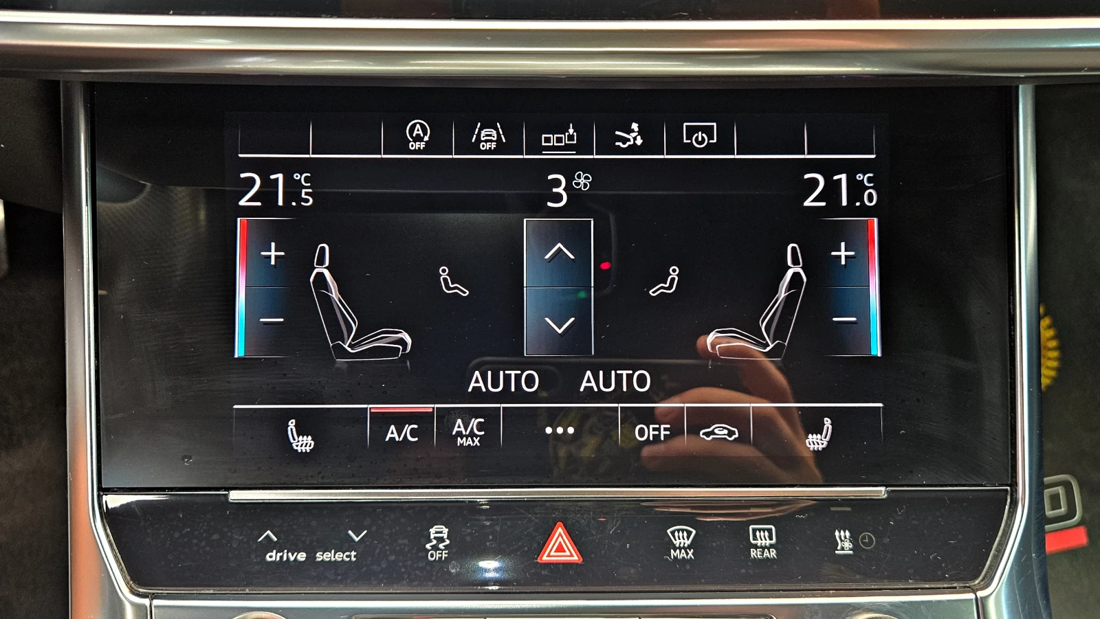 Audi A7 RS7/S-LINE/50TDI/DISTR/PANO/DIGITAL/ПОДГРЕВ/ЛИЗИНГ, снимка 12 - Автомобили и джипове - 54855346