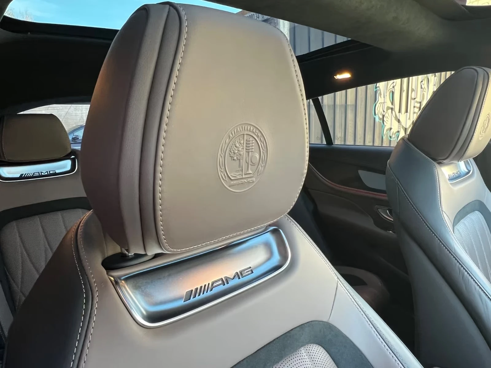 Mercedes-Benz AMG GT 63S E-PERFORMANCE / CERAMIC / BURM / HUD / 360 /, снимка 14 - Автомобили и джипове - 55059453