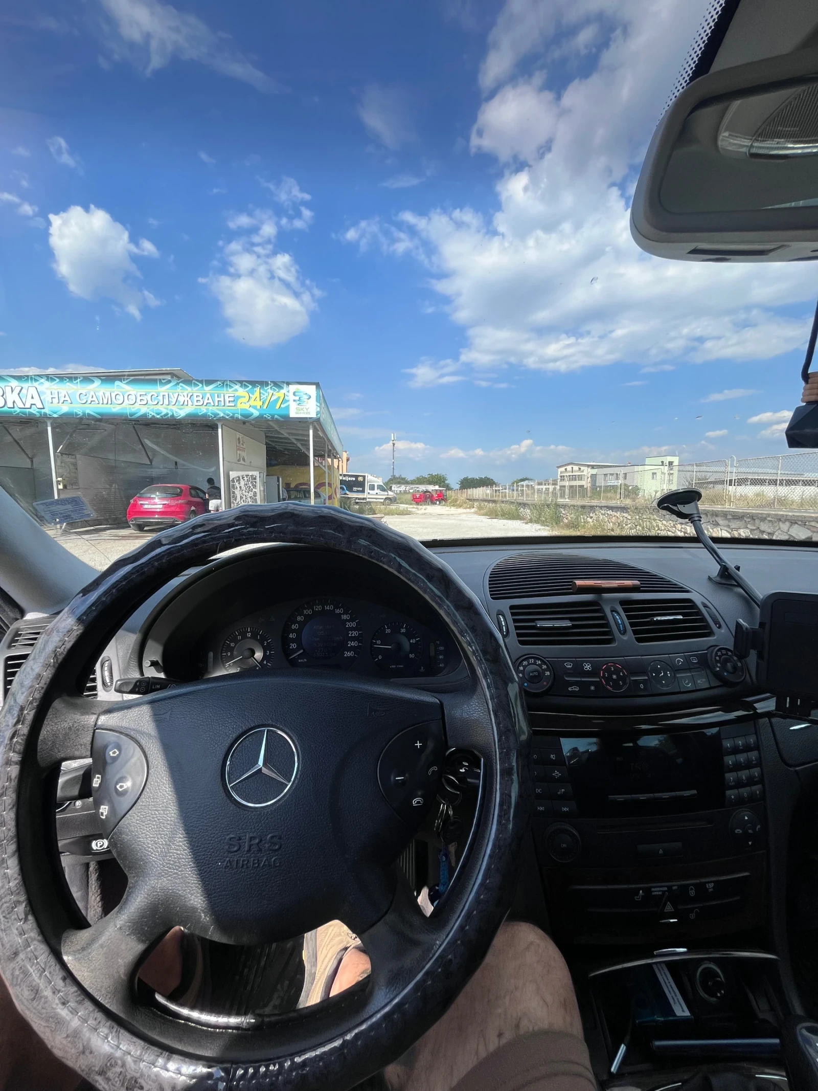 Mercedes-Benz E 220 CDI, снимка 6 - Автомобили и джипове - 55588256