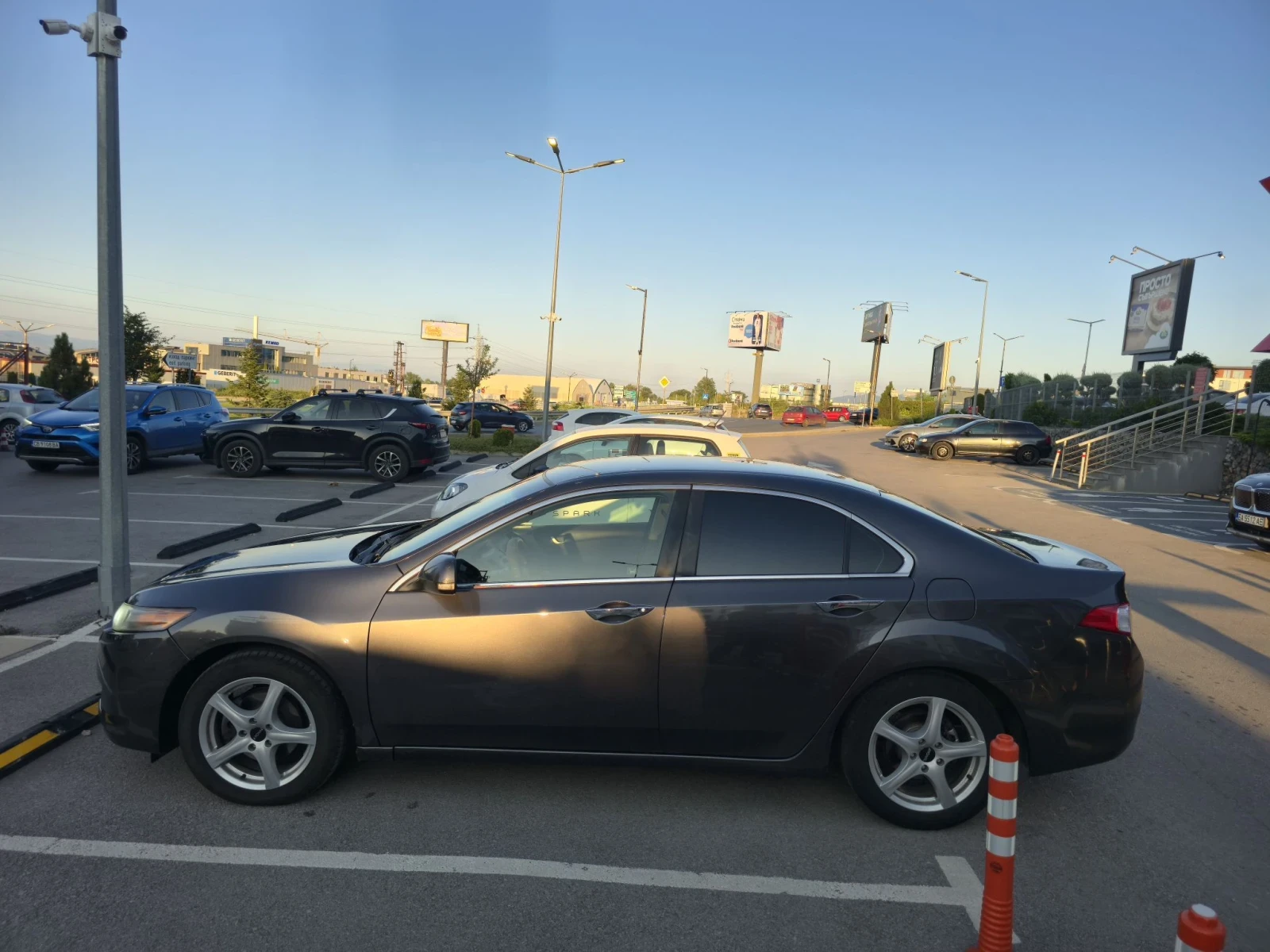 Honda Accord 2.0, снимка 2 - Автомобили и джипове - 55784428