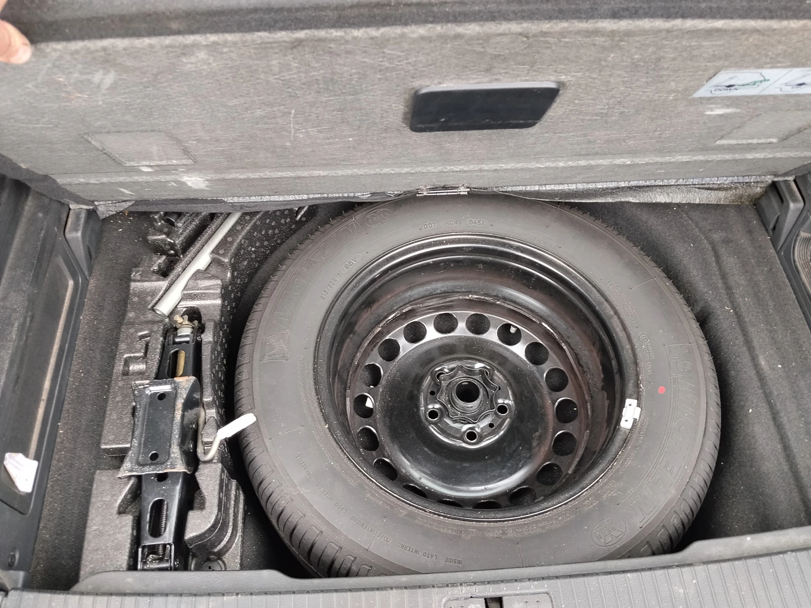 VW Passat B8/2.0 TDI 150 к.с/6 скорости/Euro 6/Keyless/Navi, снимка 15 - Автомобили и джипове - 56119604