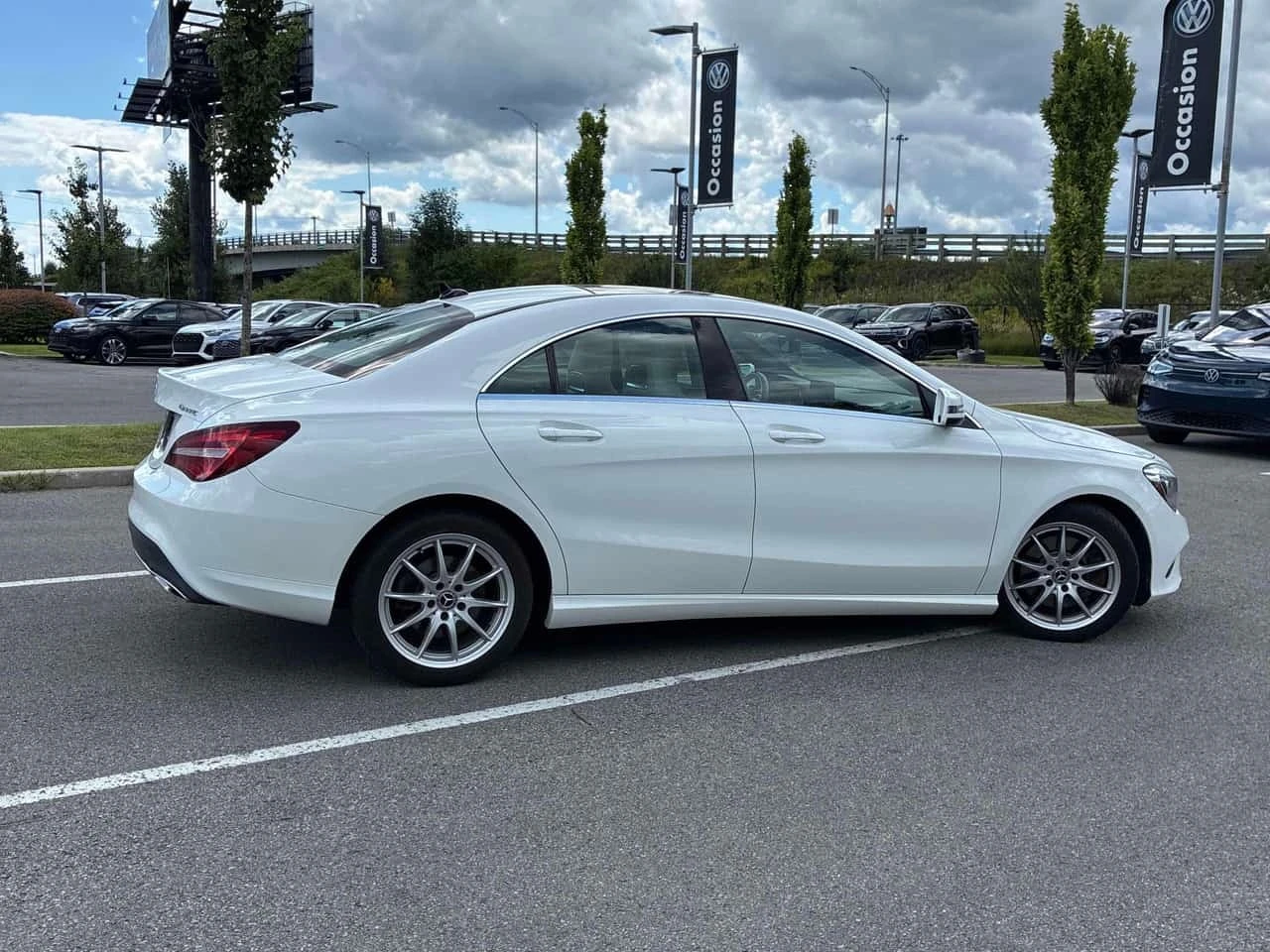 Mercedes-Benz CLA 250 4MATIC* PANORAMA* ПОДГРЕВИ* , снимка 3 - Автомобили и джипове - 56182541