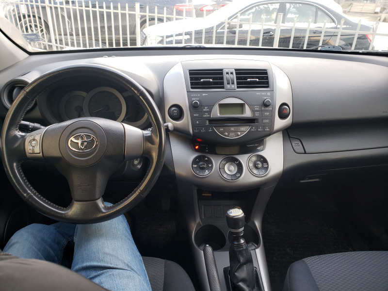Toyota Rav4, снимка 4 - Автомобили и джипове - 46070109