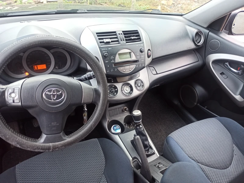 Toyota Rav4, снимка 2 - Автомобили и джипове - 47283982