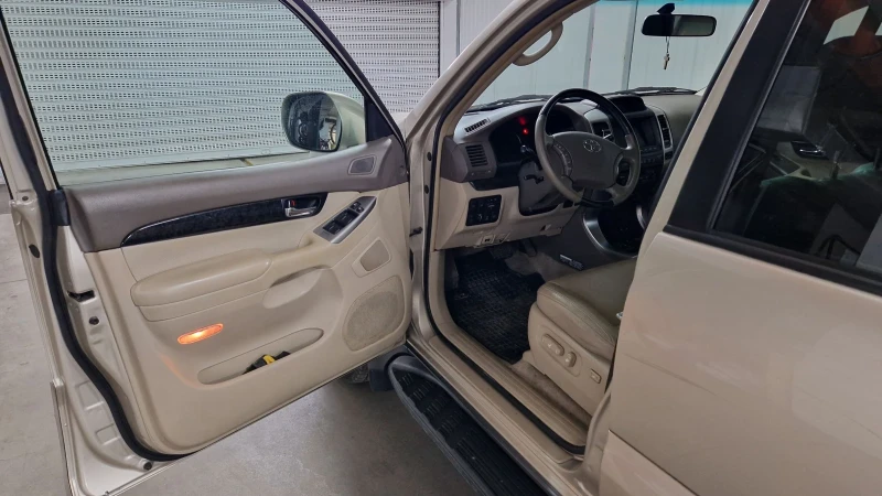 Toyota Land cruiser, снимка 6 - Автомобили и джипове - 51963792