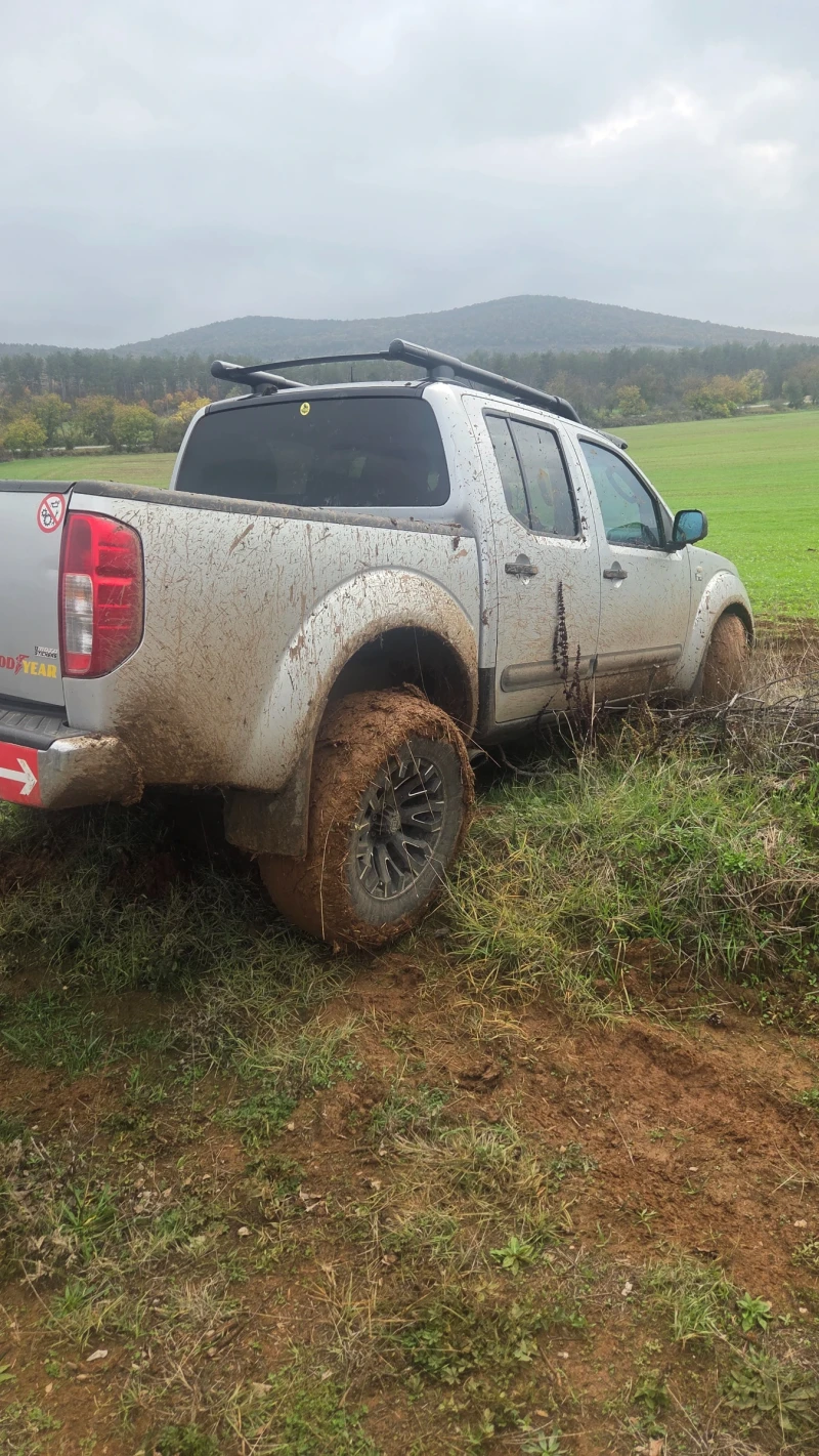 Nissan Navara, снимка 2 - Автомобили и джипове - 52942008