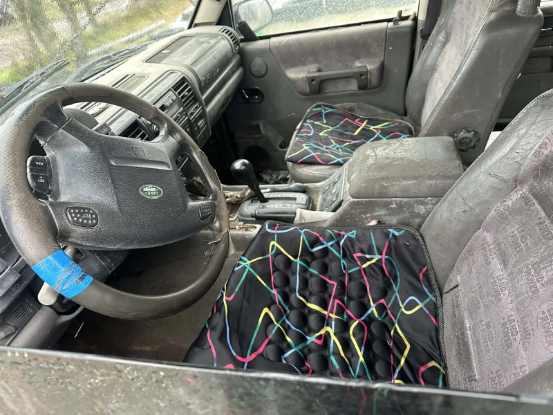 Land Rover Discovery, снимка 5 - Автомобили и джипове - 53245596