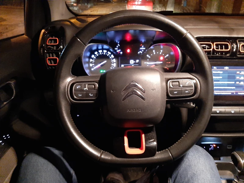 Citroen C3 Aircross 1.2 PureTech Shine, снимка 13 - Автомобили и джипове - 53297076