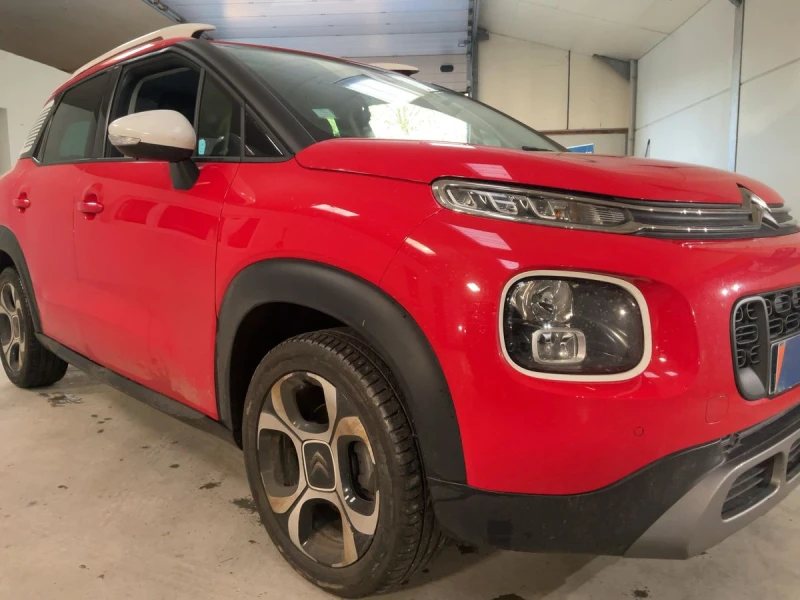Citroen C3 Aircross 1.2 PureTech Shine, снимка 2 - Автомобили и джипове - 53297076