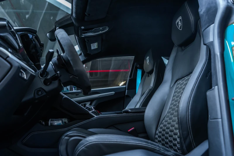 Lamborghini Urus EXCLUSIVE/CARBON/CERAMIC/AKRAPOVIC - 182000 EUR - 72066104 | Car24.bg