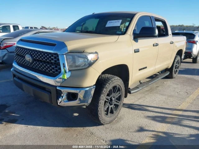 Toyota Tundra SR5 5.7L V8, Проверен автомобил!, снимка 2 - Автомобили и джипове - 48730261