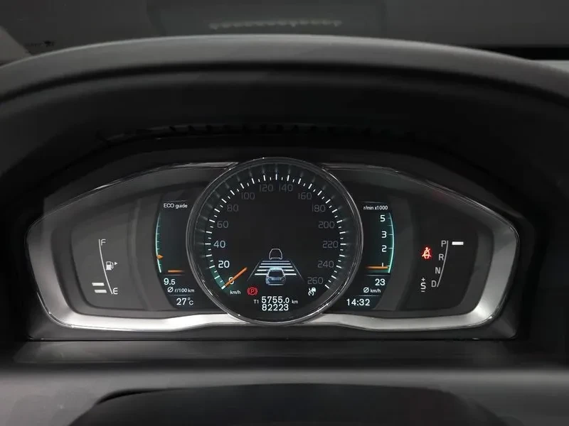 Volvo XC60 D5 AWD, снимка 8 - Автомобили и джипове - 56356410