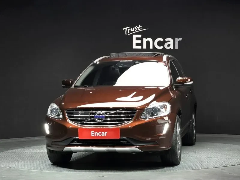 Volvo XC60 D5 AWD, снимка 3 - Автомобили и джипове - 56356410