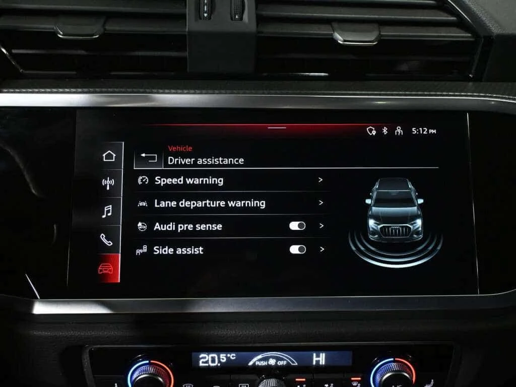 Audi Q3 PROGRESSIV BLACK OPTIC* ФИКСИРАНА ЦЕНА , снимка 17 - Автомобили и джипове - 54184346