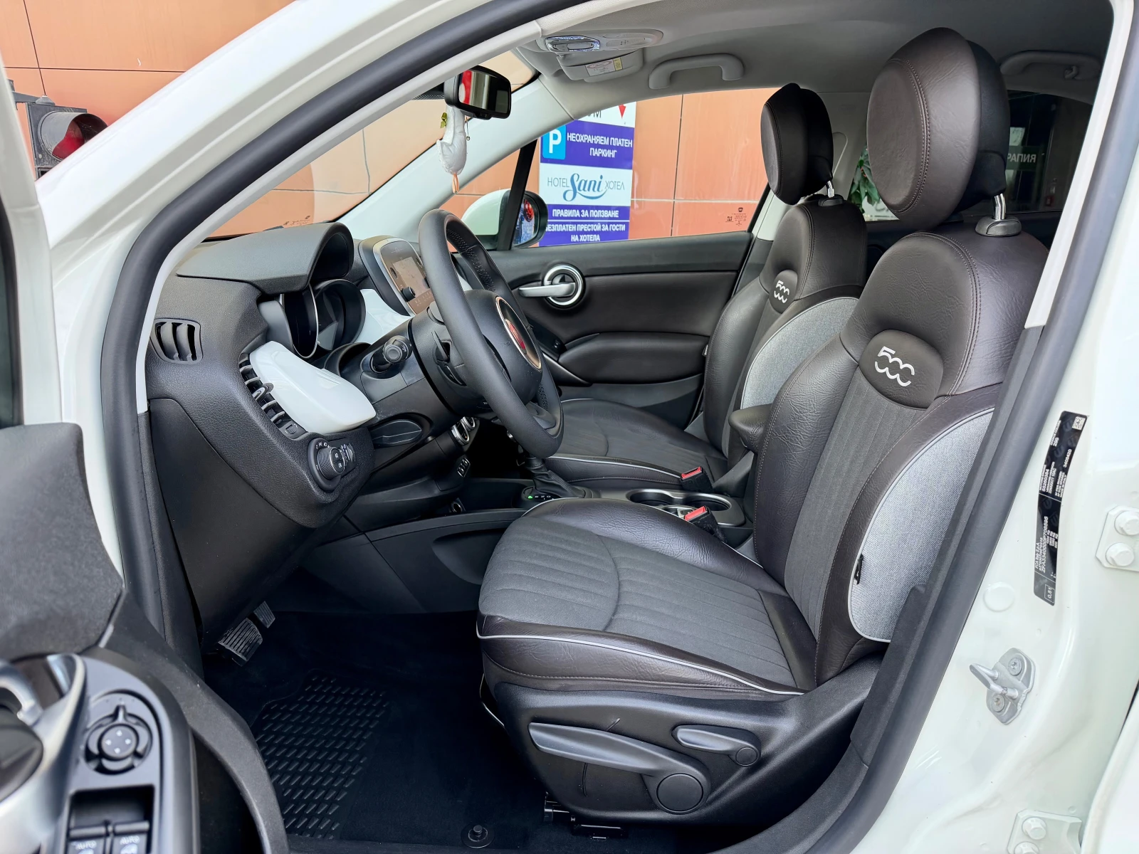 Fiat 500X 1.6 MultiJet-2 NOV #KAMERA#NAVI#KeyLess#KOJA#XENON, снимка 8 - Автомобили и джипове - 54233970