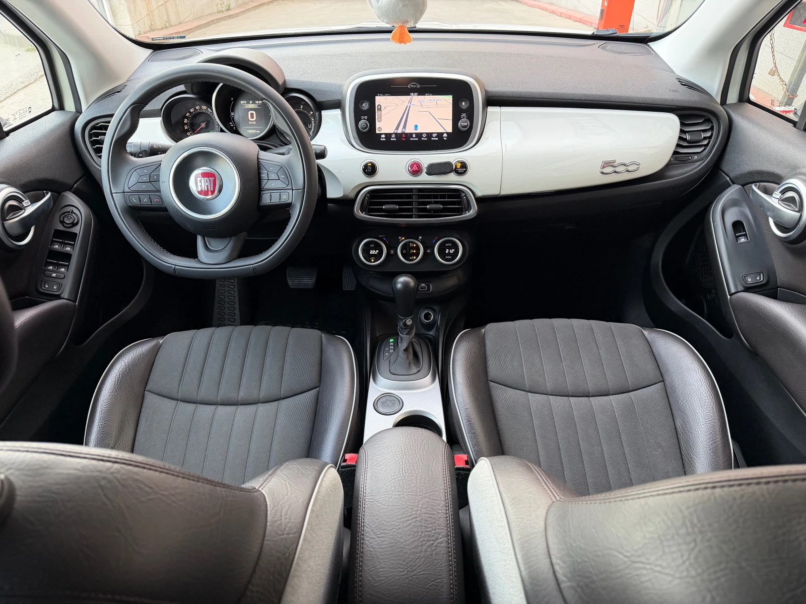 Fiat 500X 1.6 MultiJet-2 NOV #KAMERA#NAVI#KeyLess#KOJA#XENON, снимка 11 - Автомобили и джипове - 54233970