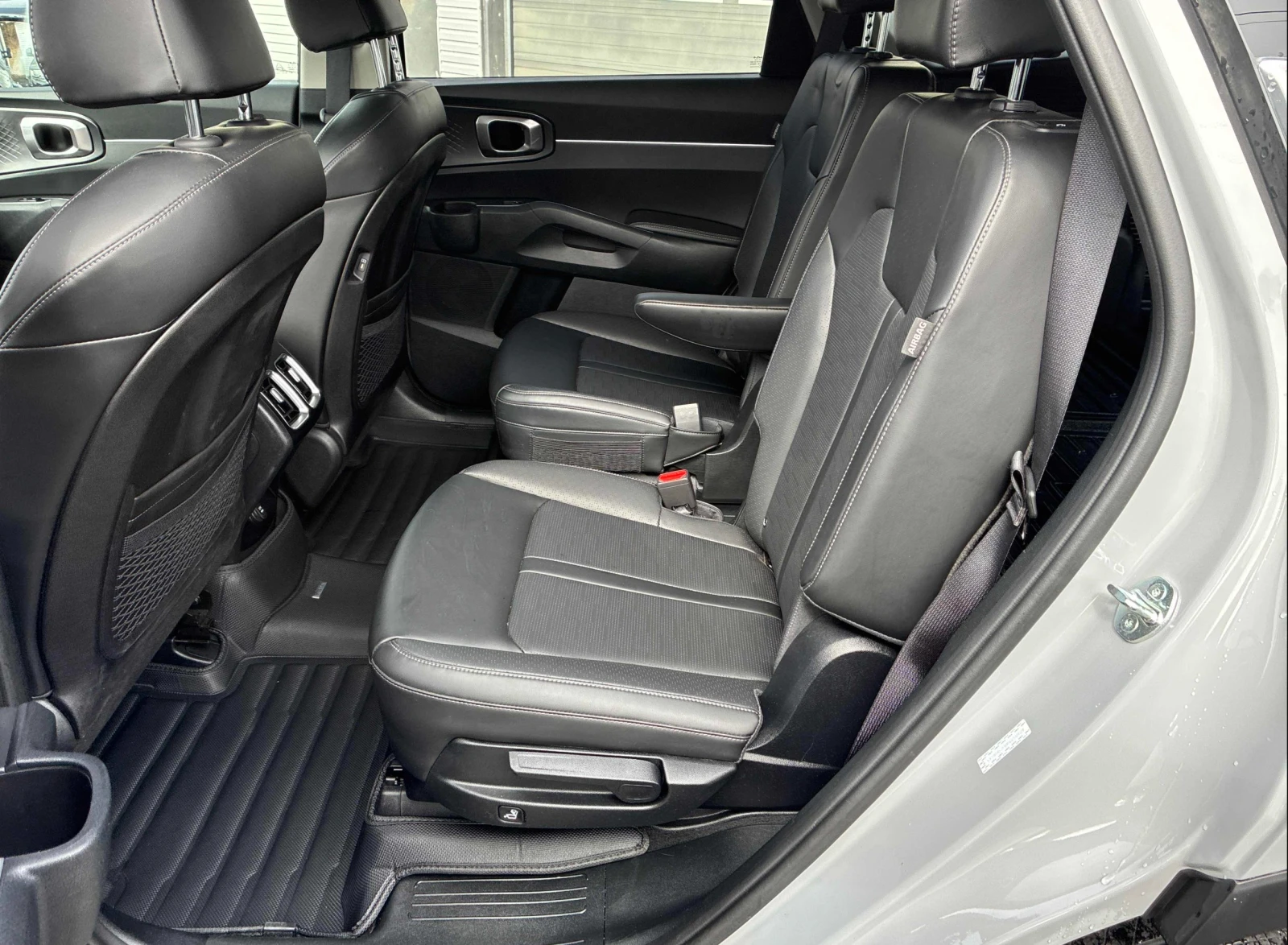 Kia Sorento м.Точки* Камера* Асистенти* ПЪЛНА СЕРВИЗНА* , снимка 10 - Автомобили и джипове - 54400388