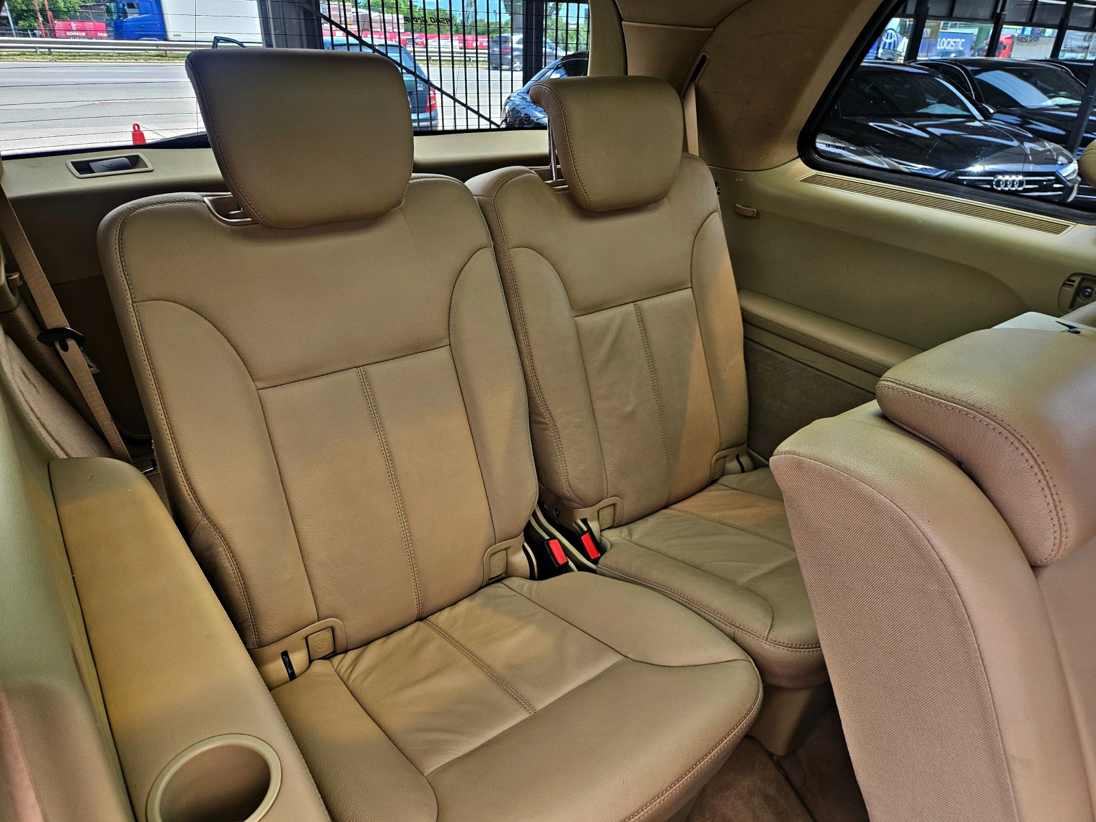 Mercedes-Benz GL 350 TVX3/7MESTA/DISTR/PANO/CAMERA/ПОДГР/HARMAN/AIR/LIZ, снимка 12 - Автомобили и джипове - 54701681
