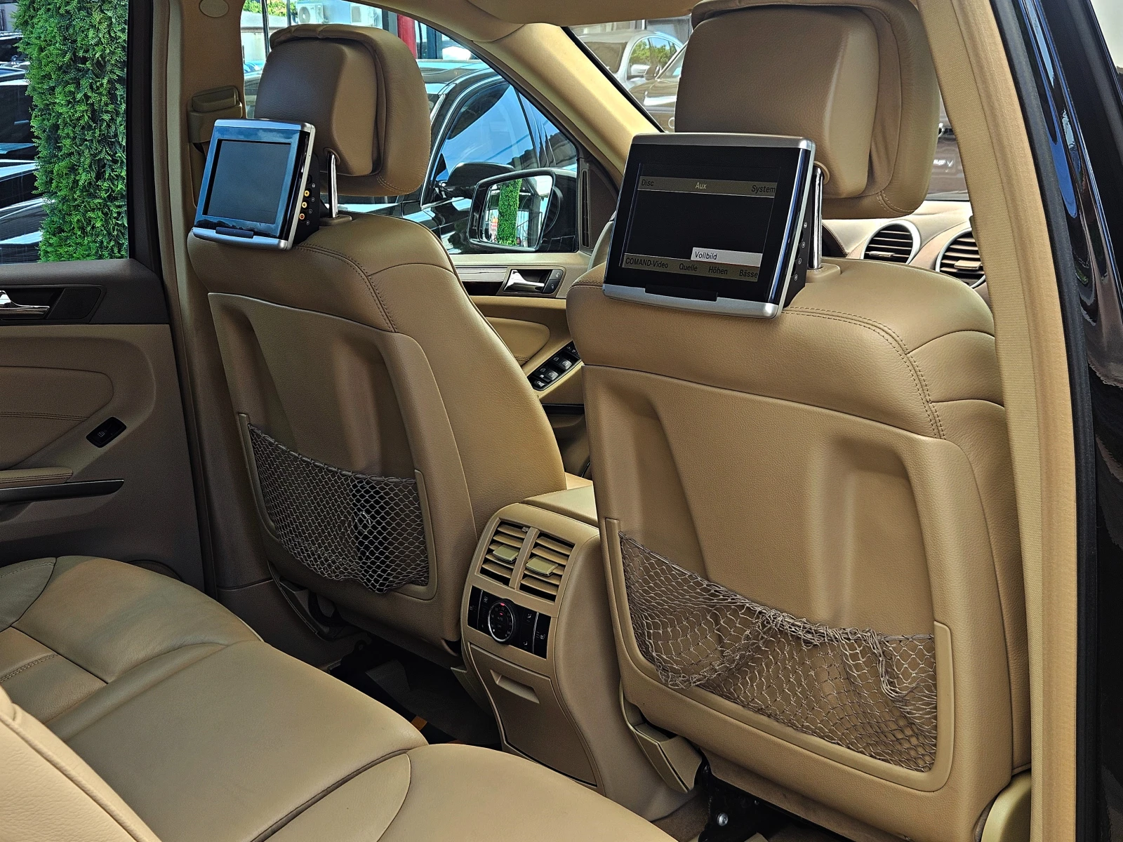 Mercedes-Benz GL 350 TVX3/7MESTA/DISTR/PANO/CAMERA/ПОДГР/HARMAN/AIR/LIZ, снимка 11 - Автомобили и джипове - 54701681