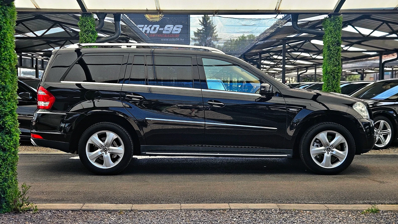 Mercedes-Benz GL 350 TVX3/7MESTA/DISTR/PANO/CAMERA/ПОДГР/HARMAN/AIR/LIZ, снимка 4 - Автомобили и джипове - 54701681
