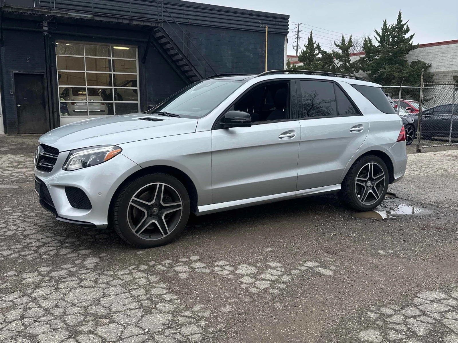 Mercedes-Benz GLE 400 ДИСТРОНИК * ПОДГРЕВ * ПАНОРАМА * HARMAN KARDON, снимка 2 - Автомобили и джипове - 54838256