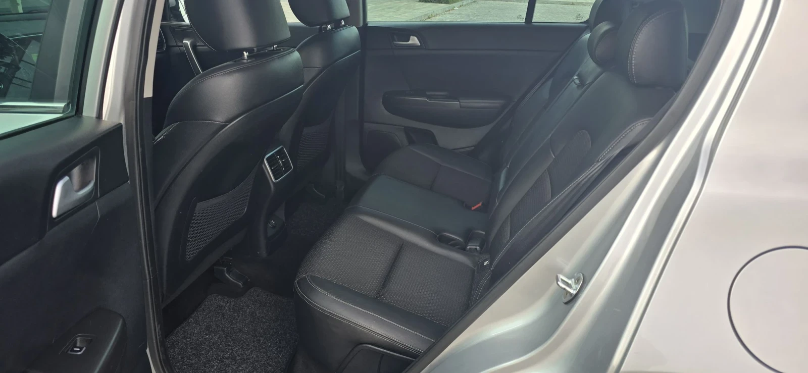 Kia Sportage 1.7 CRDI * КАМЕРА* НАВИ* ТОП* FULL, снимка 12 - Автомобили и джипове - 55337232