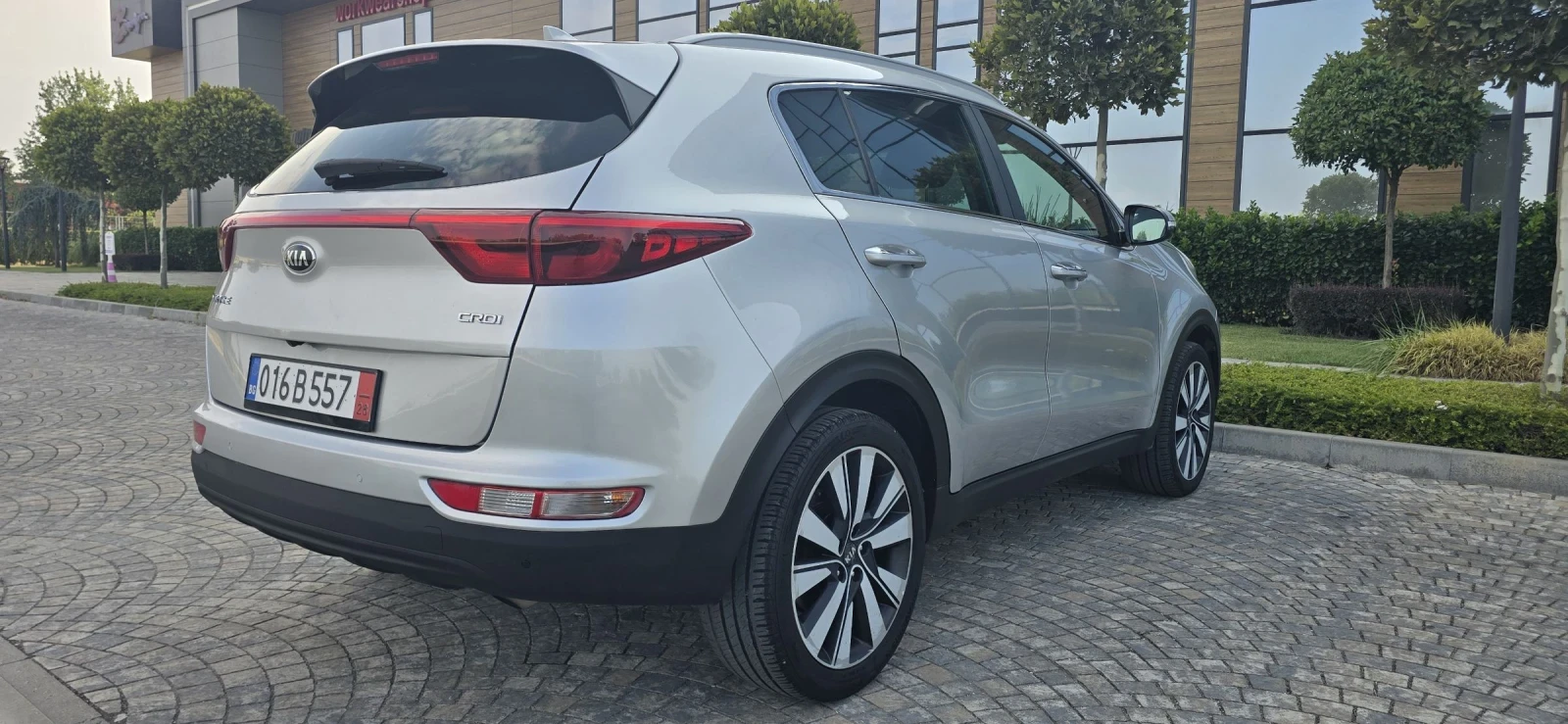Kia Sportage 1.7 CRDI * КАМЕРА* НАВИ* ТОП* FULL, снимка 6 - Автомобили и джипове - 55337232
