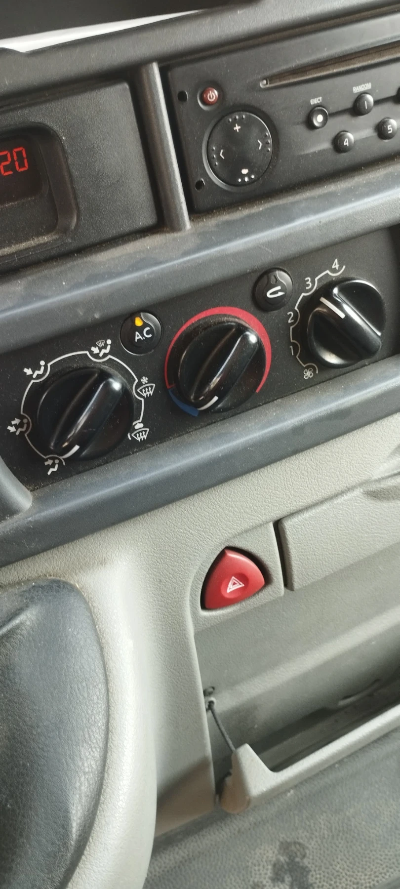 Renault Master Товарен  - изображение 9