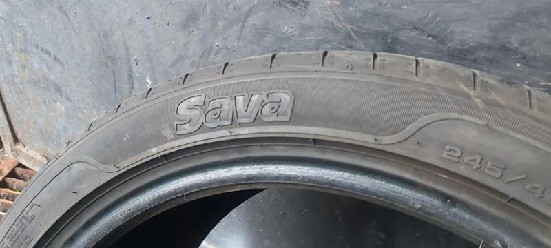 Гуми Летни 245/40R18, снимка 6 - Гуми и джанти - 35148525