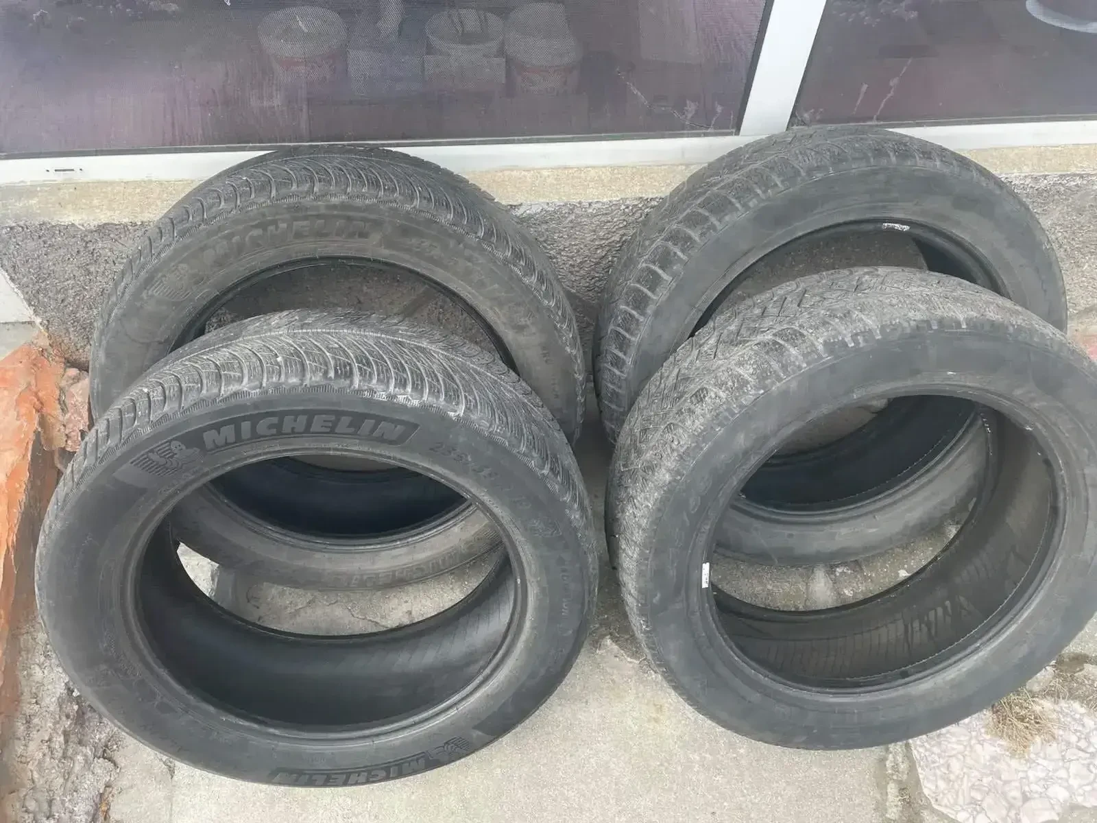 Гуми Зимни 235/55R19