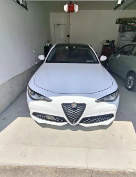 Alfa Romeo Giulia 2.0T | TI Q4 | HARMON KARDON | CARFAX | , снимка 1