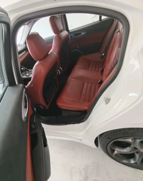 Alfa Romeo Giulia 2.0T | TI Q4 | HARMON KARDON | CARFAX | , снимка 6