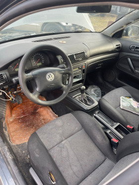VW Passat 1.6i, снимка 6 - Автомобили и джипове - 45089991