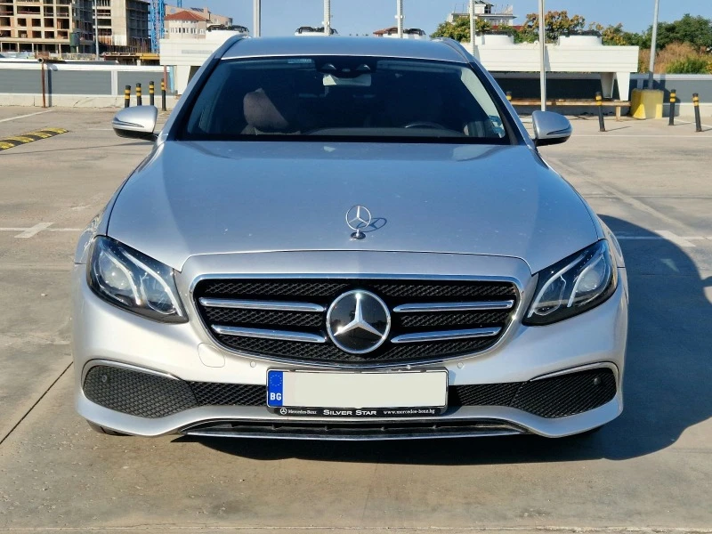 Mercedes-Benz E 220, снимка 6 - Автомобили и джипове - 48668937