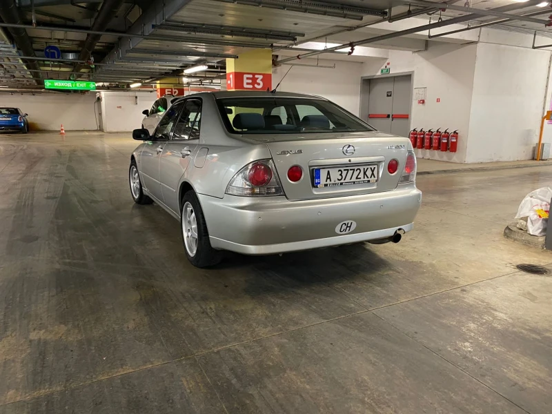 Lexus IS 200, снимка 3 - Автомобили и джипове - 47042450