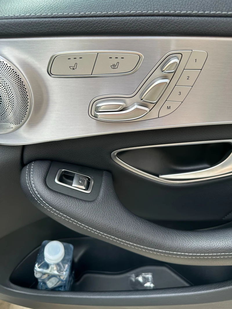 Mercedes-Benz C 220 T 4MATIC AMG FACE MEMORY 360 HEAD UP AIRMATIC DIST, снимка 11 - Автомобили и джипове - 52338166
