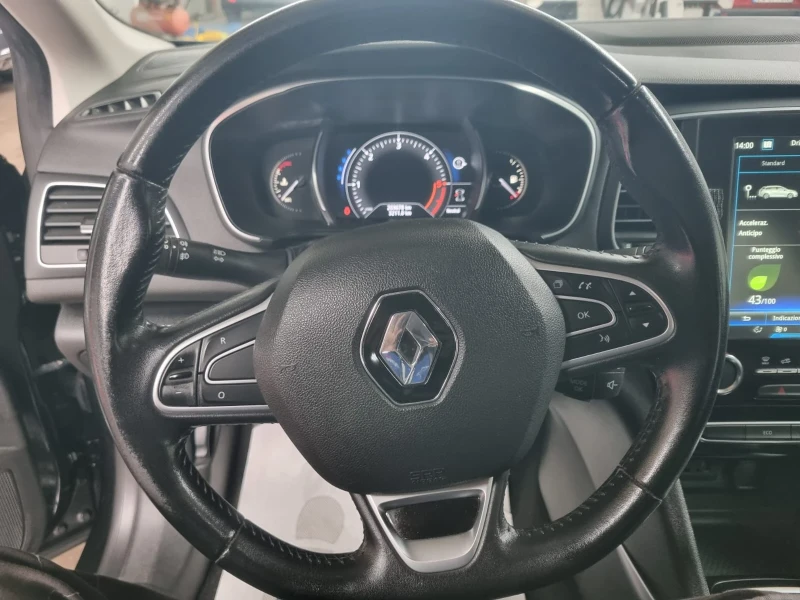 Renault Megane 1.5DCI Avtomat, снимка 14 - Автомобили и джипове - 52320553