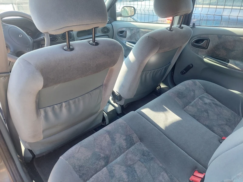 Renault Megane, снимка 4 - Автомобили и джипове - 52682512