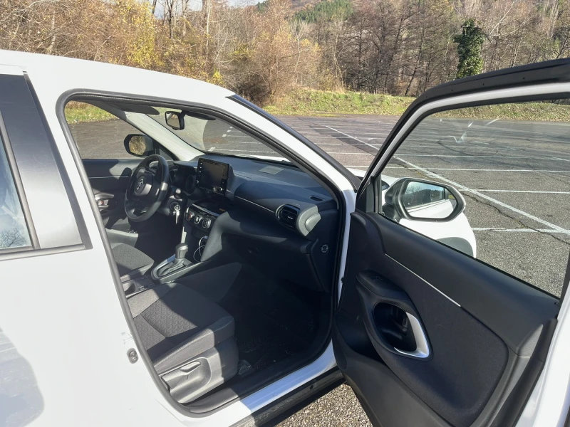 Toyota Yaris Cross, снимка 8 - Автомобили и джипове - 52514708